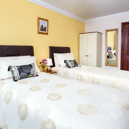 Alojamento de Acomodação e Pequeno-almoço Meadow View 3*